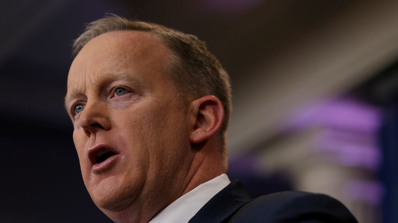 cheats/2017/03/05/white-house-demands-probe-of-obama-investigative-powers/170305-spicer-wiretapping-cheat_qk4new