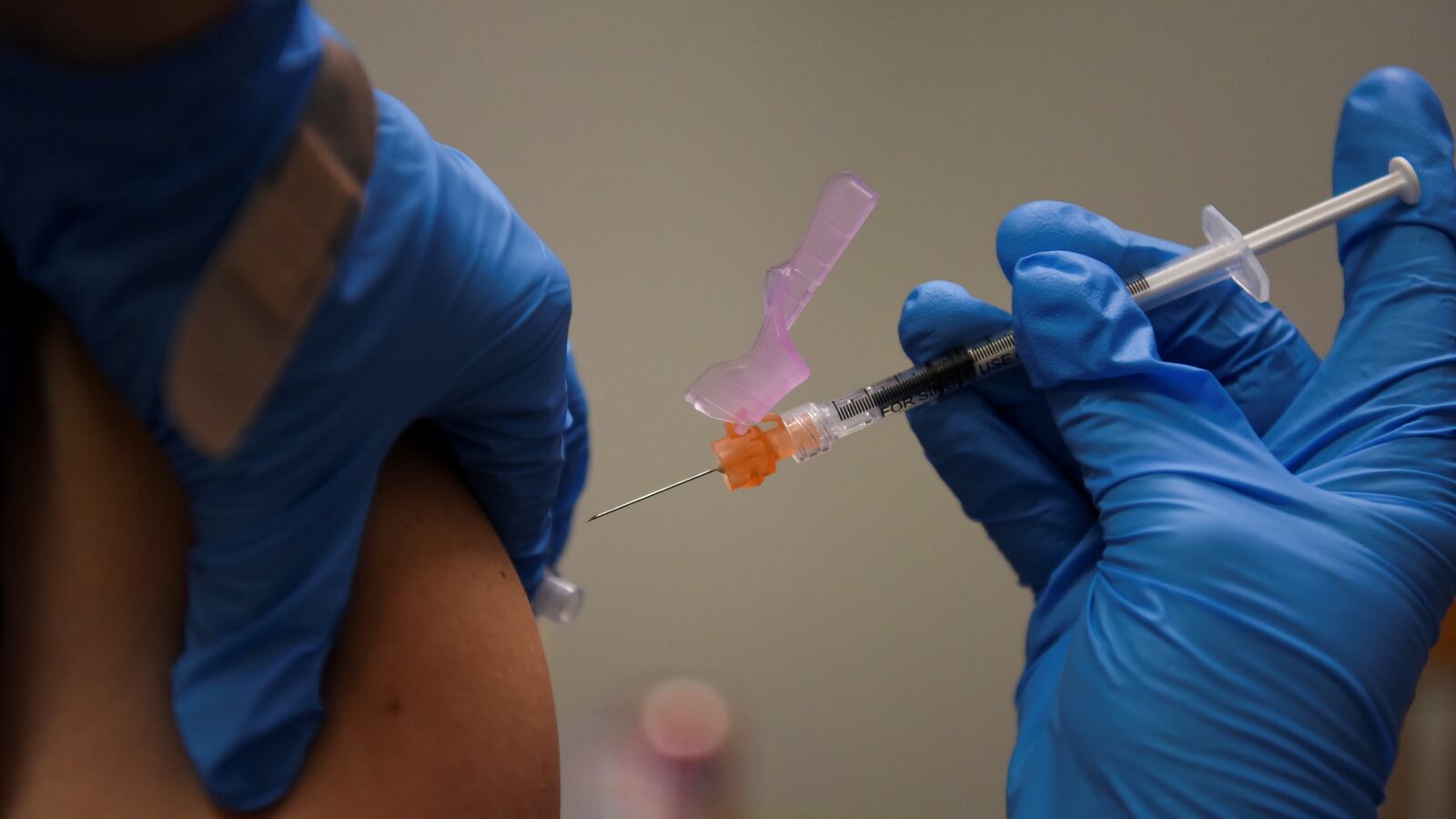 2021-08-08T190101Z_1674539101_RC271P90UE09_RTRMADP_3_HEALTH-CORONAVIRUS-USA-CDC_jqbtgg