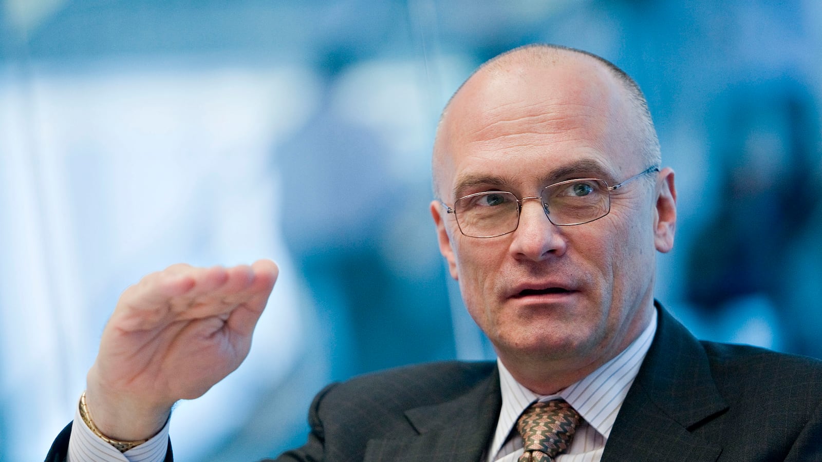 articles/2017/02/15/abuse-claims-against-andrew-puzder-the-800-pound-elephant-in-a-room-full-of-elephants/170215-ryan-Andrew-Puzder-tease_evnngv