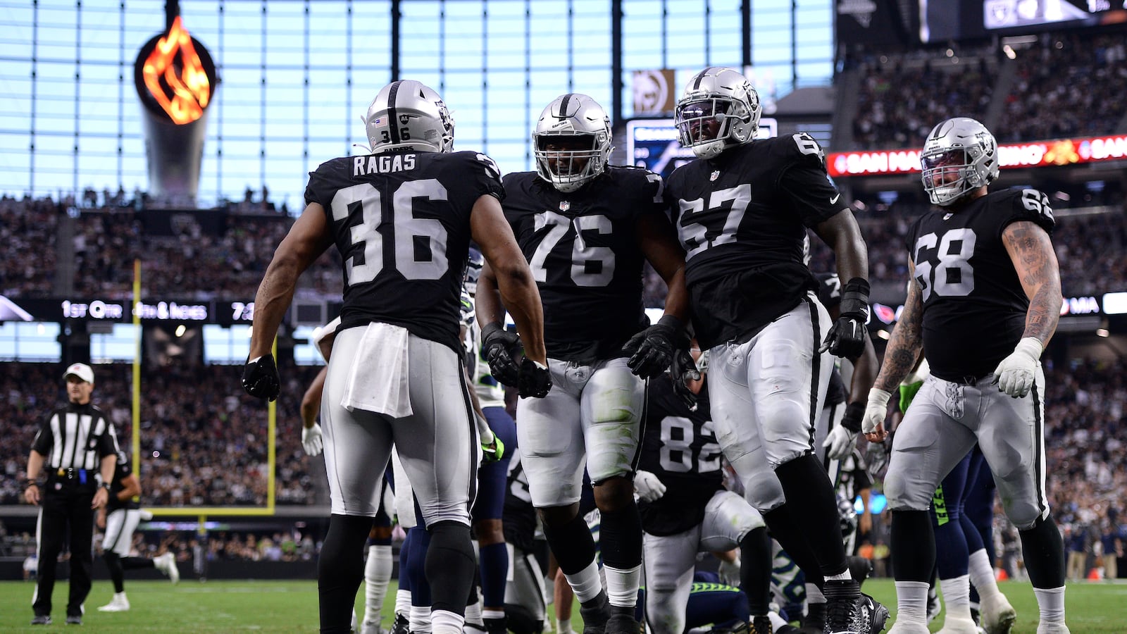 2021-08-15T221403Z_451553978_MT1USATODAY16569833_RTRMADP_3_NFL-SEATTLE-SEAHAWKS-AT-LAS-VEGAS-RAIDERS_ljp6zu