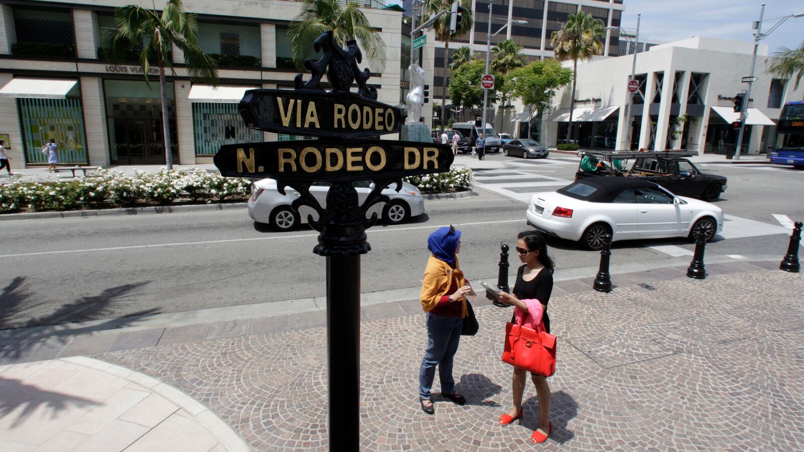 2013-05-24T000000Z_2107003194_GM1E95O1LGS01_RTRMADP_3_LUXURY-US_wl7gdq