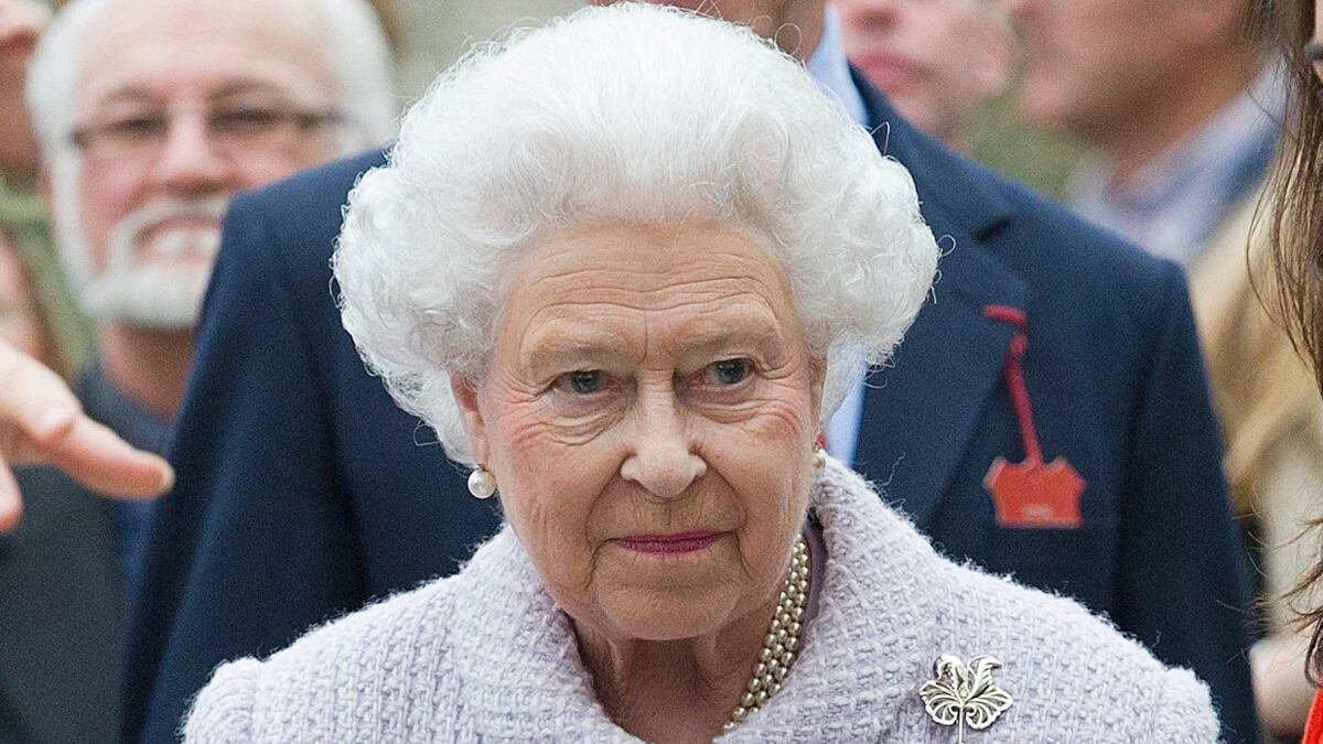articles/2013/05/23/queen-to-visit-london-terror-attack-site/queen_znczhv