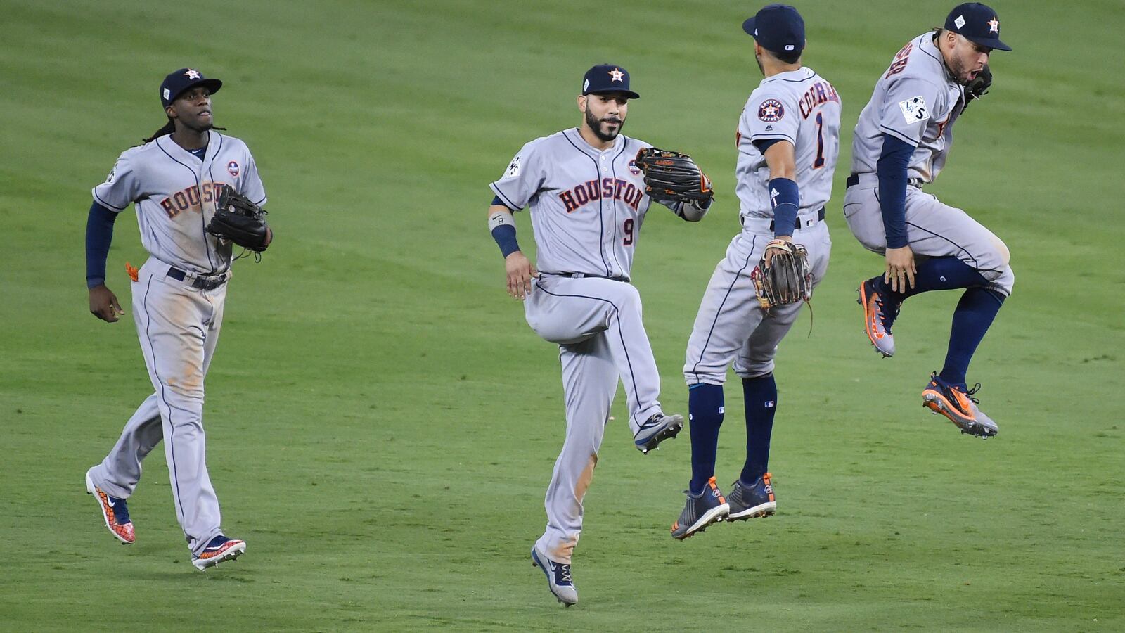 171025-astros--world-series-game-cheat_cxargy