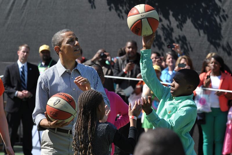 galleries/2013/04/01/obama-s-on-a-roll-photos-from-the-white-house-easter-egg-hunt/130401-white-house-easter-10_styox3