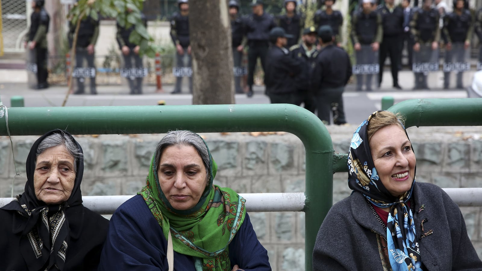 cheats/2013/12/06/nuke-deal-sparks-iran-hope/131206-iran-sanctions-cheat_s0zeta