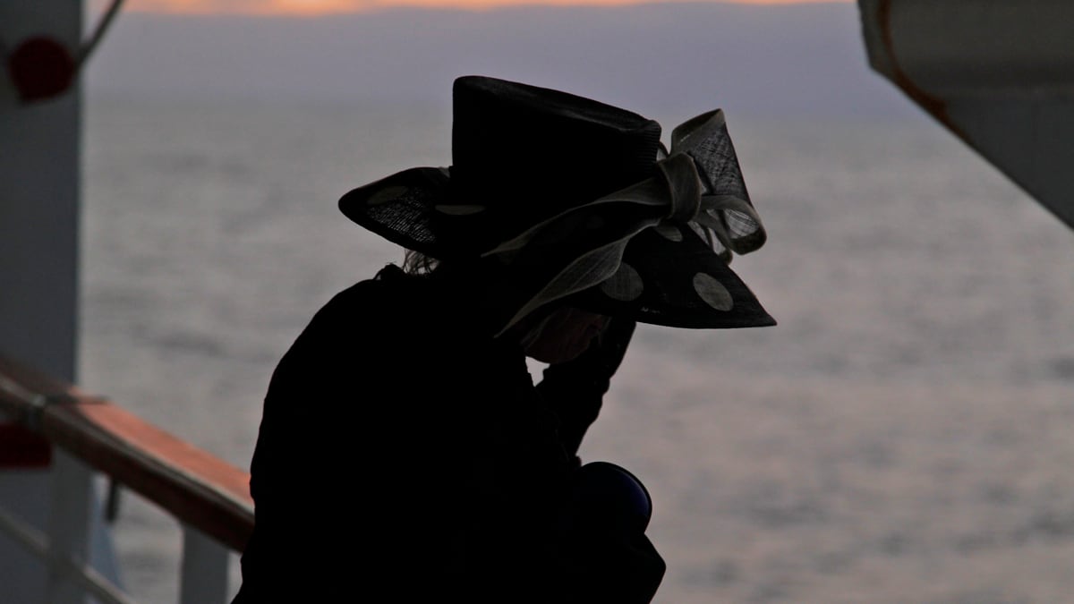 cheats/2012/04/15/england-remembers-the-titanic/titanic-remembered-cheat_gqwupd