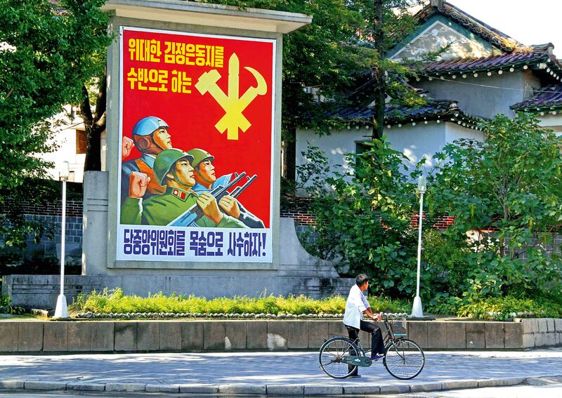 galleries/2014/09/13/inside-the-secret-world-of-north-korea/140911-north-korea-book-anonymous-country-6_vxmkmh