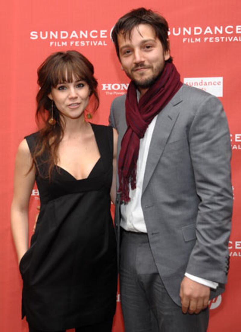 galleries/2010/01/26/stars-at-sundance/red-carpet---sundance-luna_xiku5i