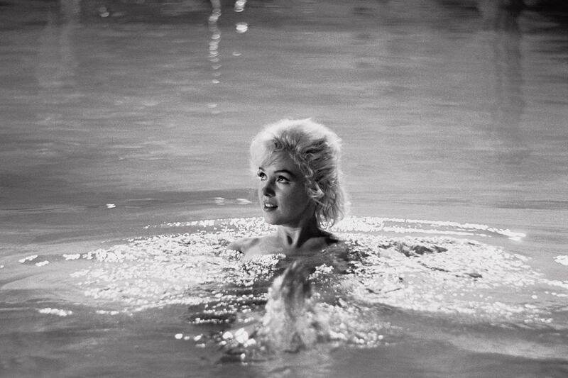 galleries/2012/05/31/marilyn-and-me-lawrence-schiller-s-photos-of-marilyn-monroe/schiller-marilyn-pool-solo_pcui1q