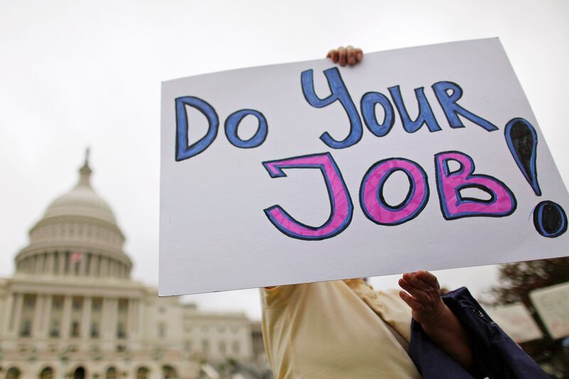 articles/2014/05/04/government-has-made-america-inept/140502-howard-regulation-tease_g2y1fe