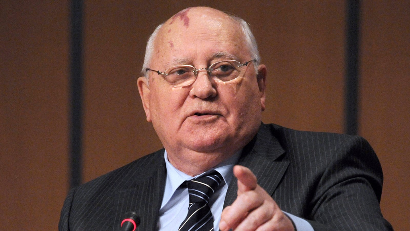 cheats/2011/12/07/gorbachev-russia-need-new-vote/mikhail-gorbachev-calls-for-new-vote-russia_whp4ur