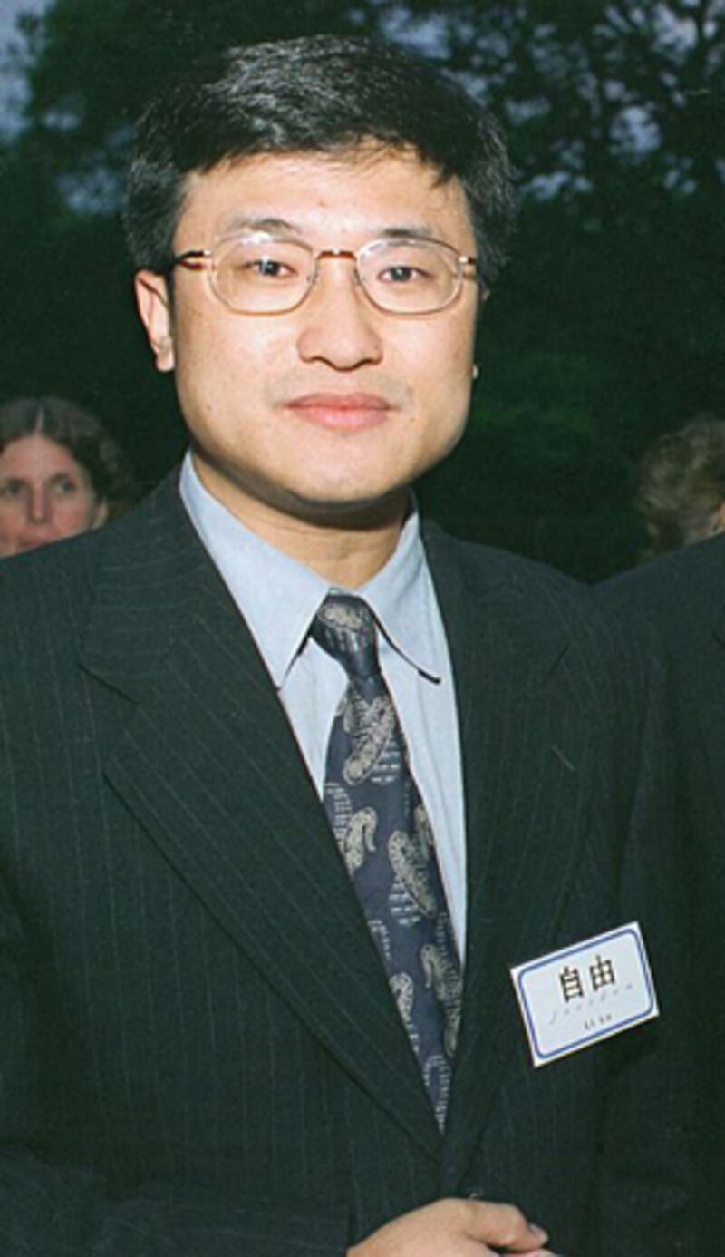 galleries/2012/05/01/5-chinese-dissidents-who-managed-daring-escapes-and-one-who-didn-t/china-dissident-escapes-li-lu_g7qp86