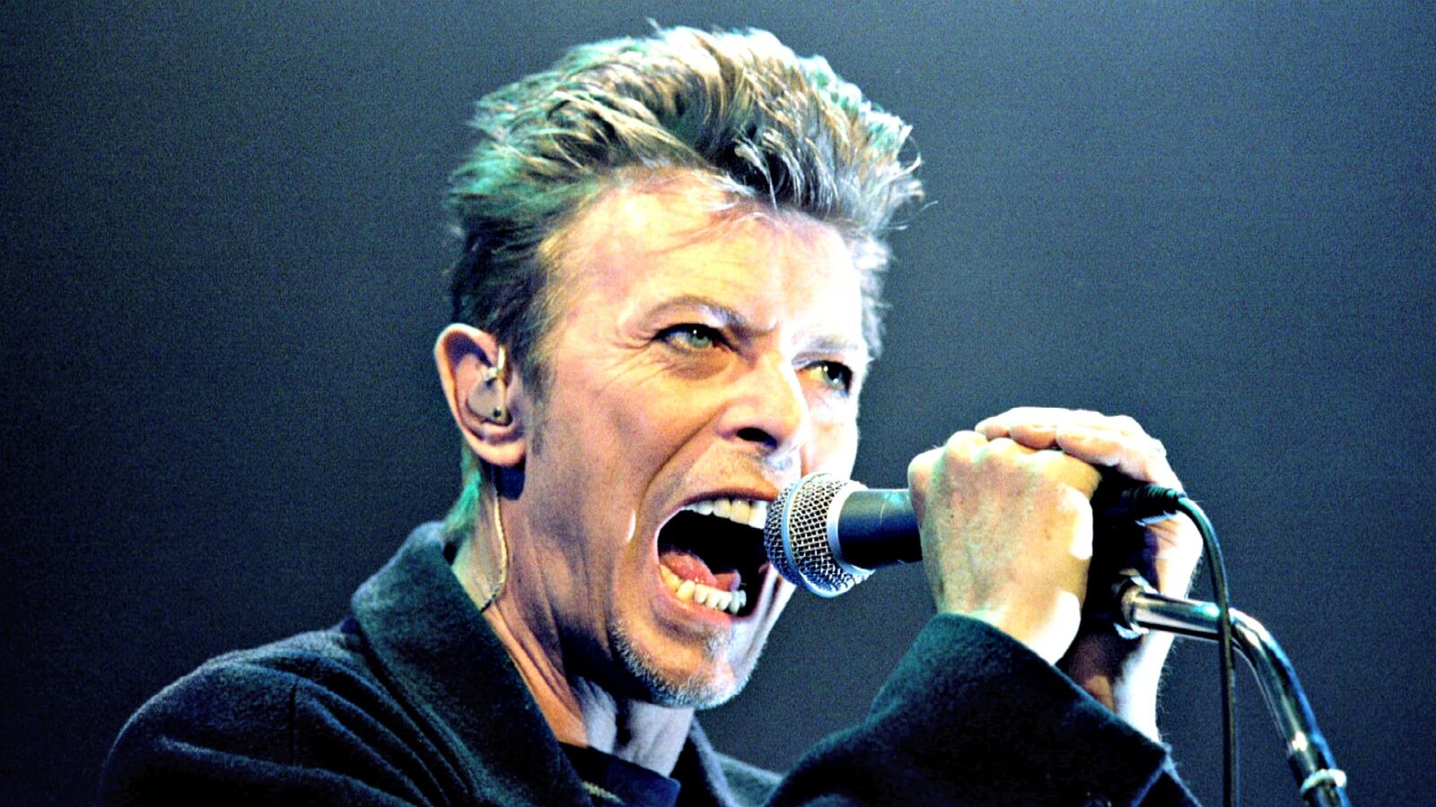 cheats/2016/09/12/david-bowie-s-never-before-heard-final-recordings-out-next-month/160912-david-bowie-cheat_cd4qdy