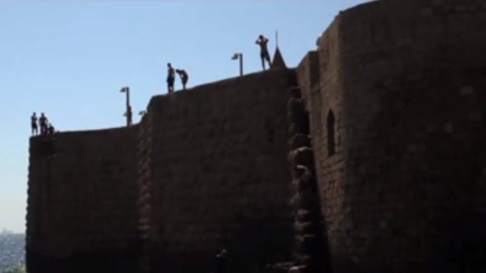 articles/2013/11/20/it-s-better-to-jump-tackles-gentrification-in-akka/better-to-jump-openz_roxvex