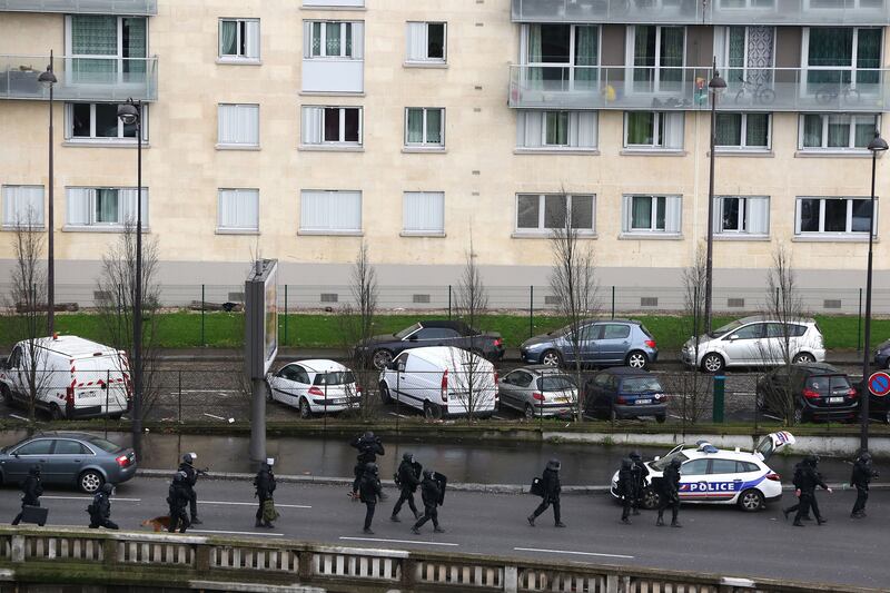 galleries/2015/01/09/scenes-from-france-s-hostage-standoffs-photos/150109-france-hostage6_roin7d