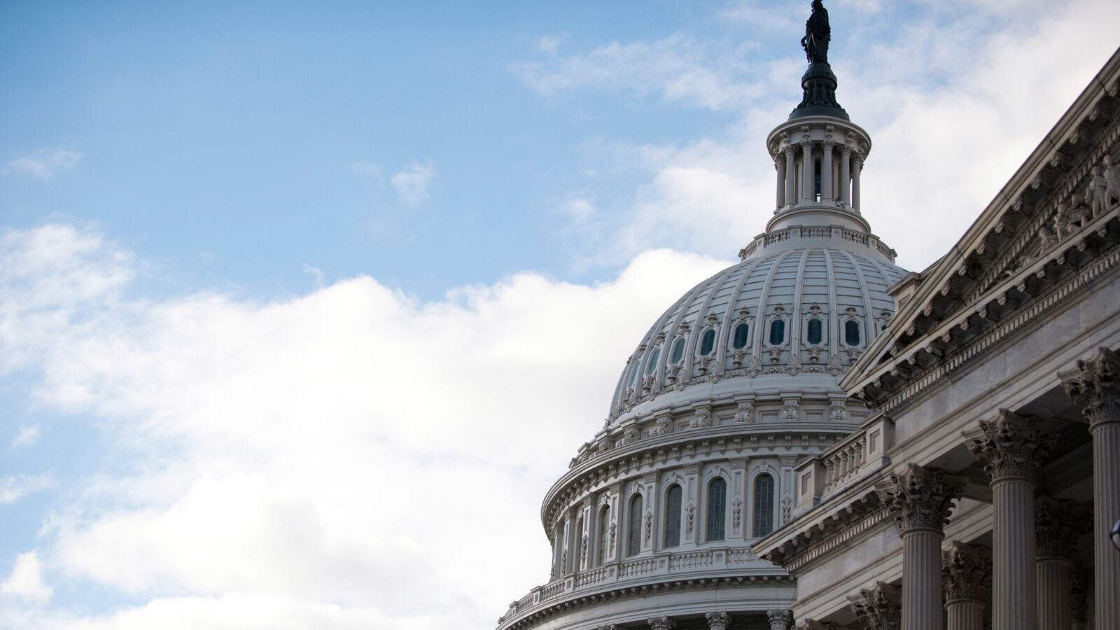 cheats/2012/12/28/report-fiscal-cliff-deal-on-table/fiscal-cliff-tease_q6cuha