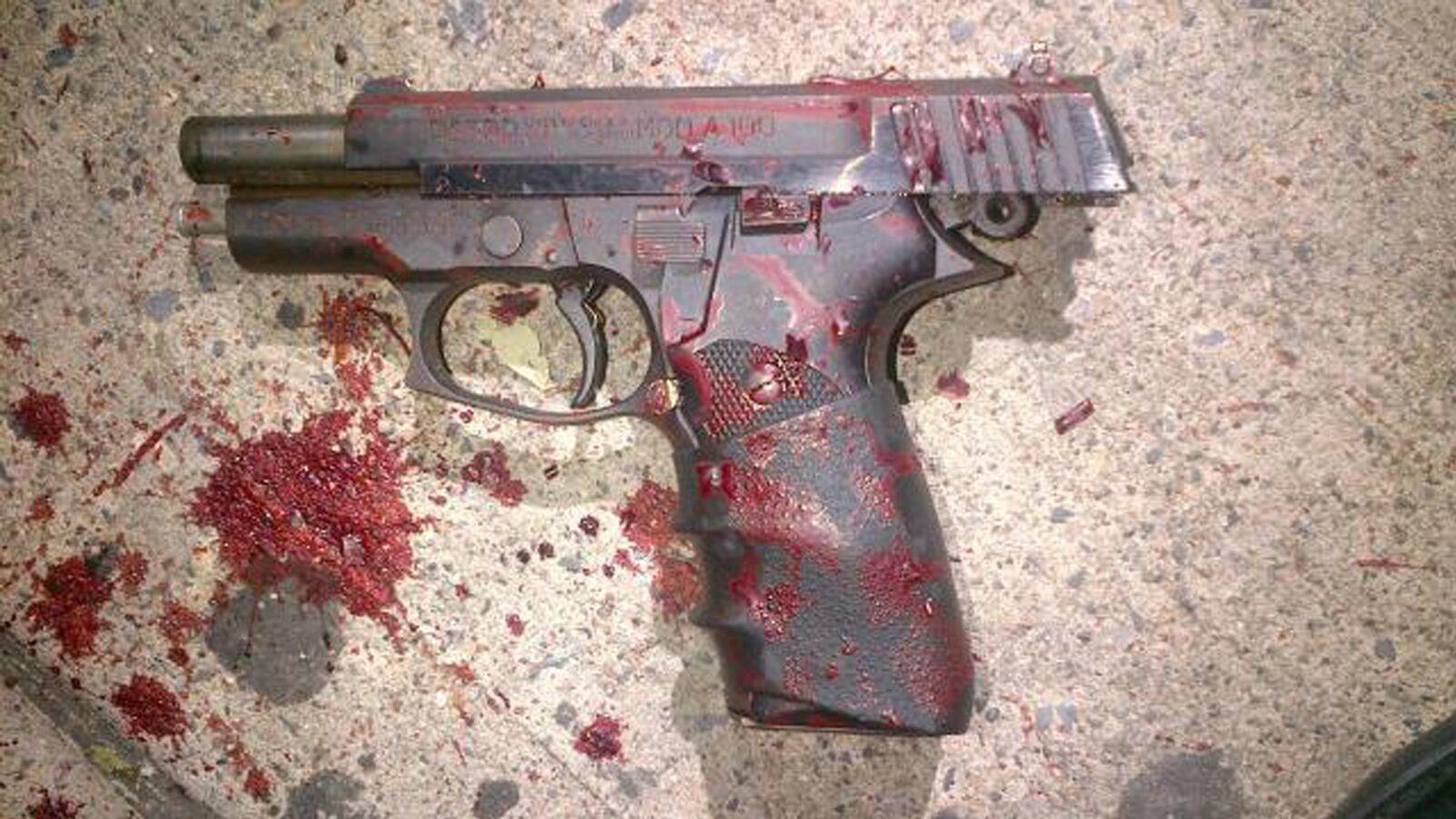 articles/2013/08/10/how-bronx-teen-shaaliver-douse-killed-by-cops-ended-up-with-a-gun/130808-daly-bronx-tease_lofh87