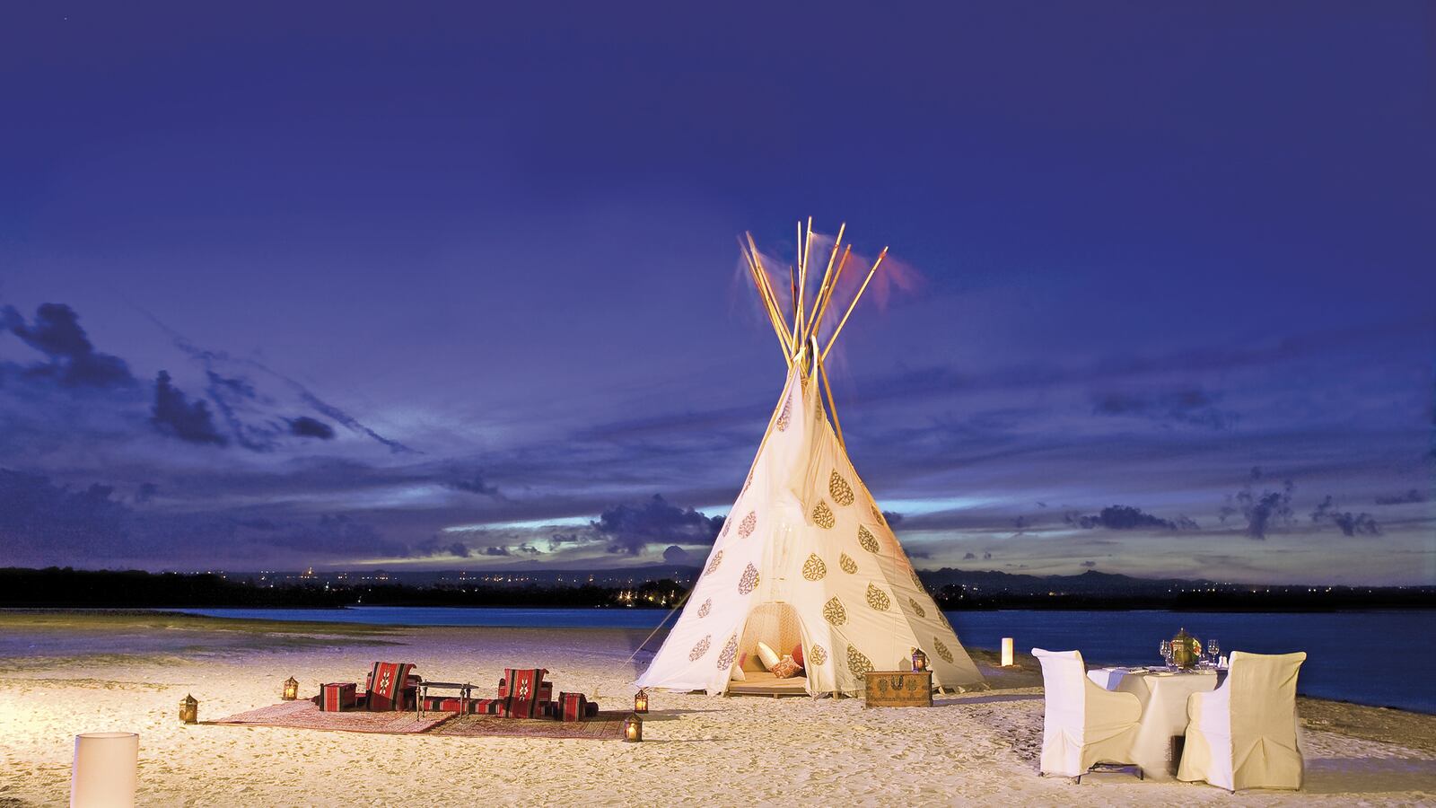 galleries/2014/03/30/from-lagerfeld-s-hotel-to-de-la-renta-s-resort-the-world-most-fashionable-vacation-digs-photos/gal-fashion-hotels-oneonly_knanxm