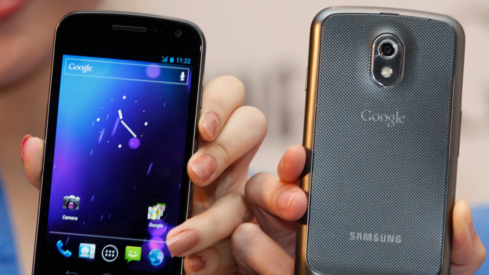 cheats/2012/05/21/apple-samsung-fight-over-patents/apple-sues-samsung-cheat_vonvc2