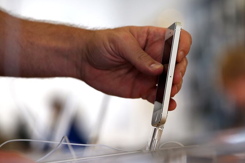 articles/2012/09/26/daily-beast-readers-review-apple-s-iphone-5/readers-review-iphone-5_oxyyzg