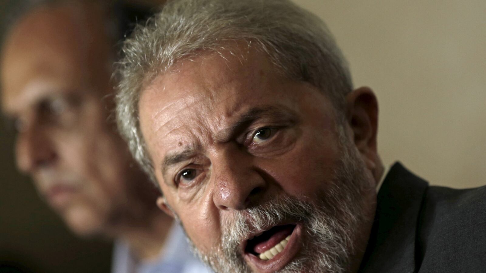 cheats/2016/03/04/brazil-s-ex-prez-lula-in-corruption-bust/dasilva-brazil-cheat_z2s5sf