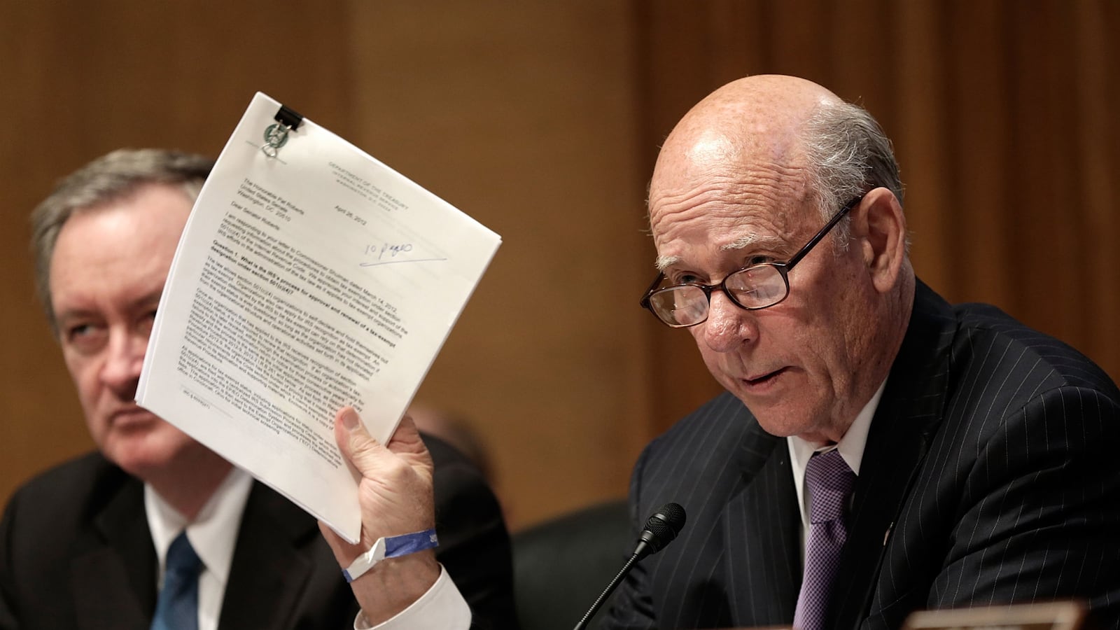 cheats/2014/09/08/kansas-sen-only-been-home-7-times/140908-pat-roberts-cheat_gppchb