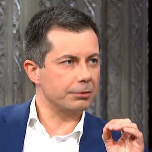 Pete Buttigieg making a below tiny penis joke about Donald Trump