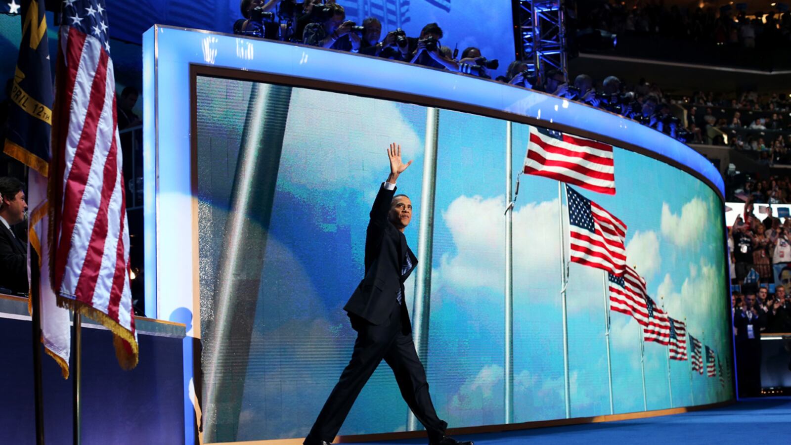 cheats/2012/09/06/obama-two-different-paths/obama-walks-on-stage-tease_kuupn5
