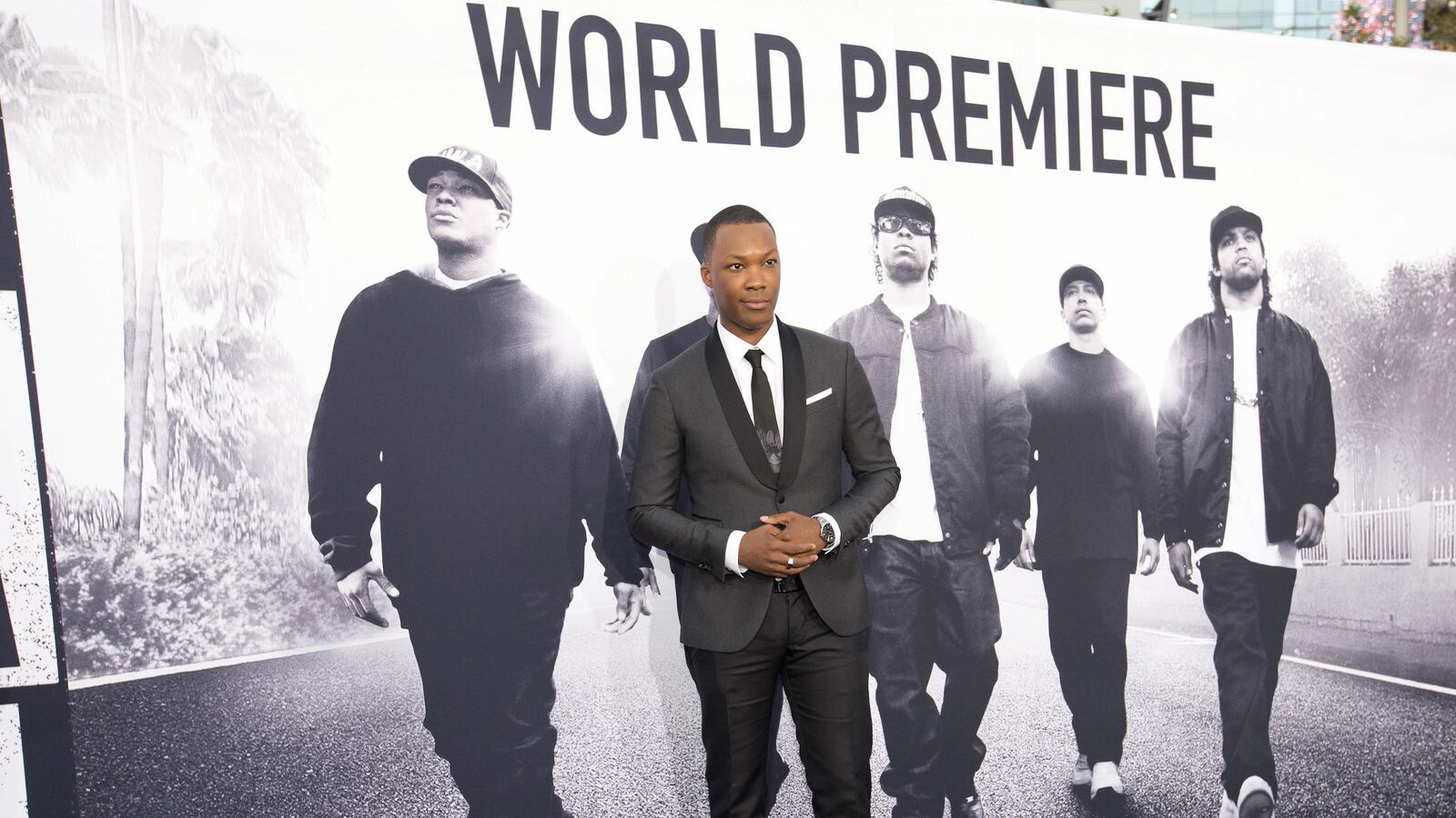 cheats/2015/08/23/compton-wins-at-the-box-office-again/150816-nwa-cheat_vmwsjb