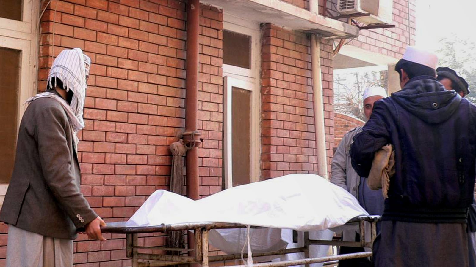 articles/2014/02/19/taliban-civil-war-looms-as-peacemaker-is-shot/140218-taliban-split-tease_luddu3