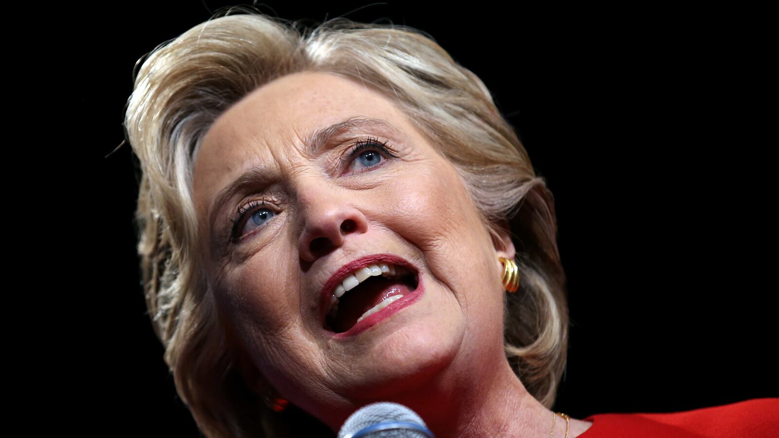 articles/2016/10/01/did-hillary-insult-sanderistas-as-basement-dwellers-no-just-the-opposite/161001-Tomasky-trump-tease_nbe7h4