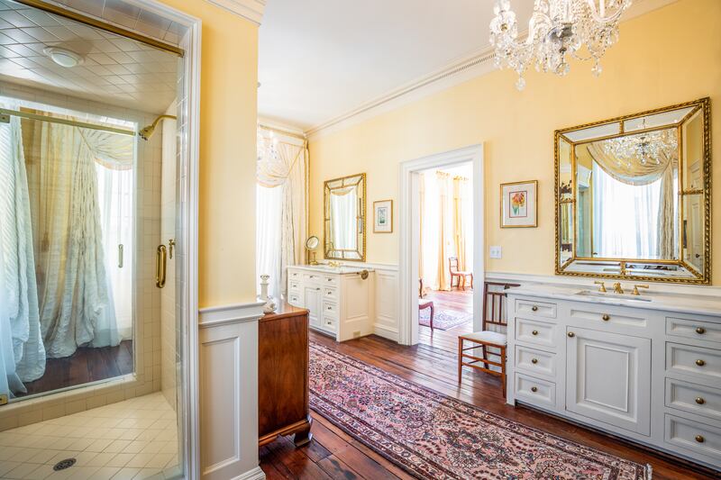 200220-mcnearney-omg-i-want-this-house-charleston-11_jbjomz