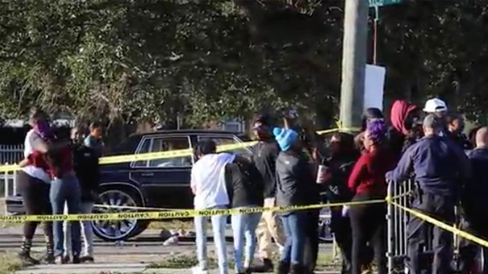 cheats/2016/02/07/2-dead-in-mardi-gras-parade-shooting/160208-mardigras-shooting-cheat_bi2hoh