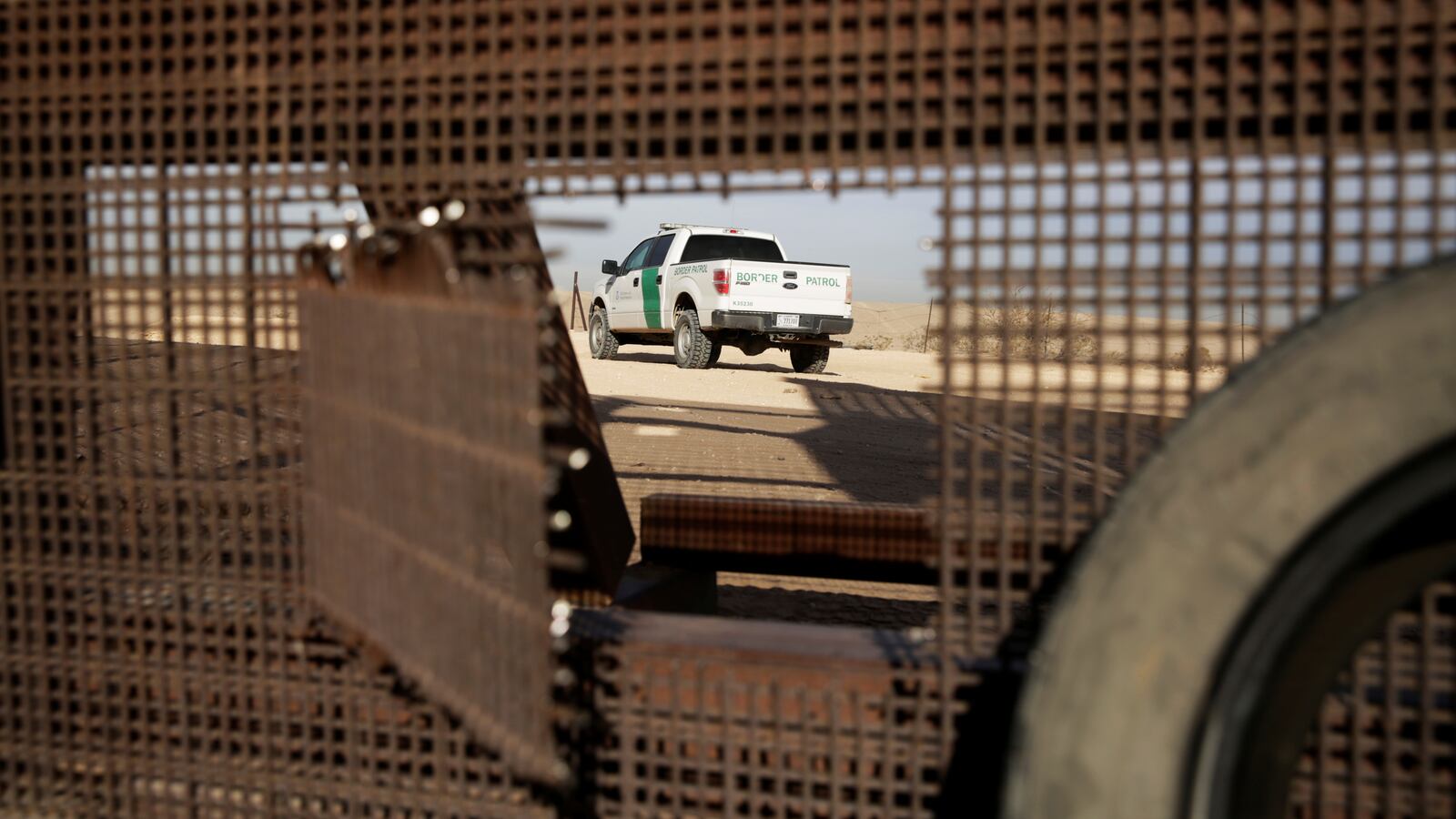 2021-02-12T190317Z_1668038600_RC27RL97CX9G_RTRMADP_3_MEXICO-BORDER_txe3cg