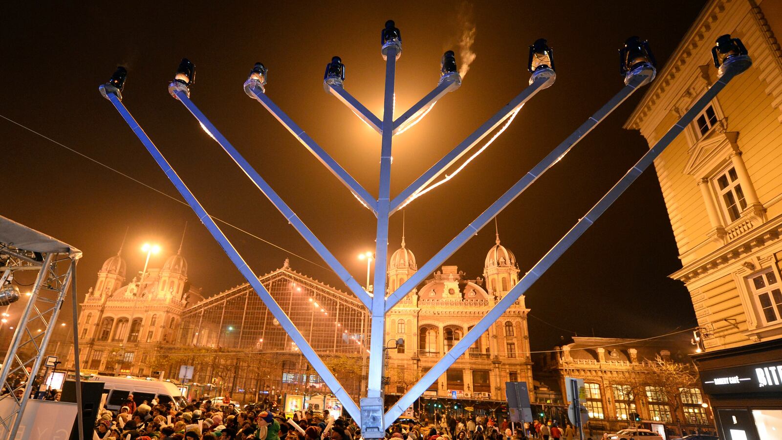 articles/2013/12/04/don-t-let-the-maccabees-win/hungary-menorah-openz_tc4h4v