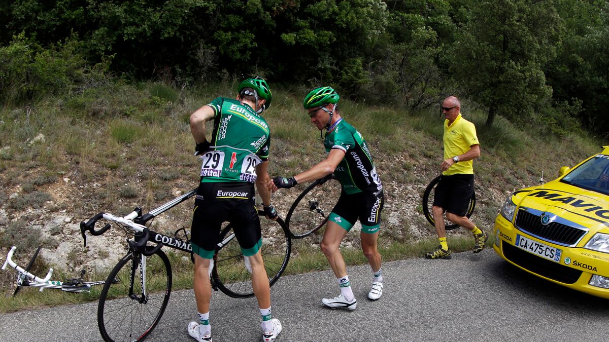 cheats/2012/07/15/tacks-derail-tour-de-france-cyclists/tour-de-france-punctures-cheat_zh0czr