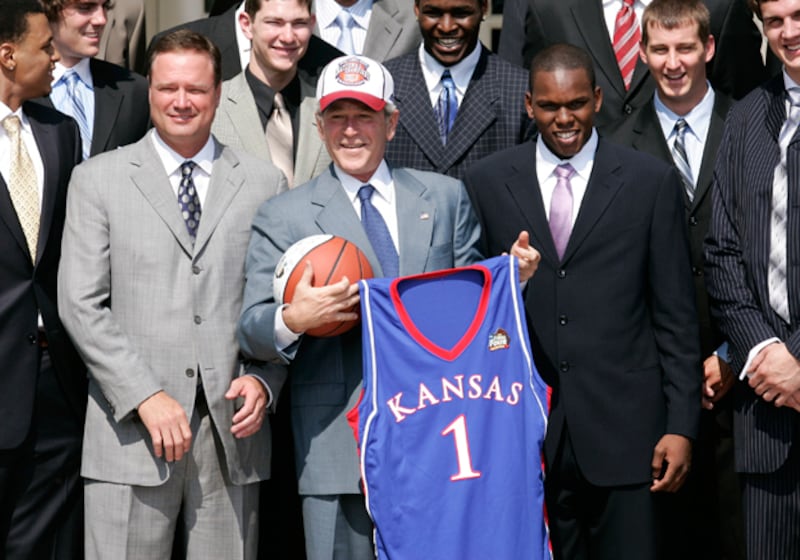 galleries/2011/01/09/smartest-college-sports-teams/smart-colleges---kansas_u6iafq