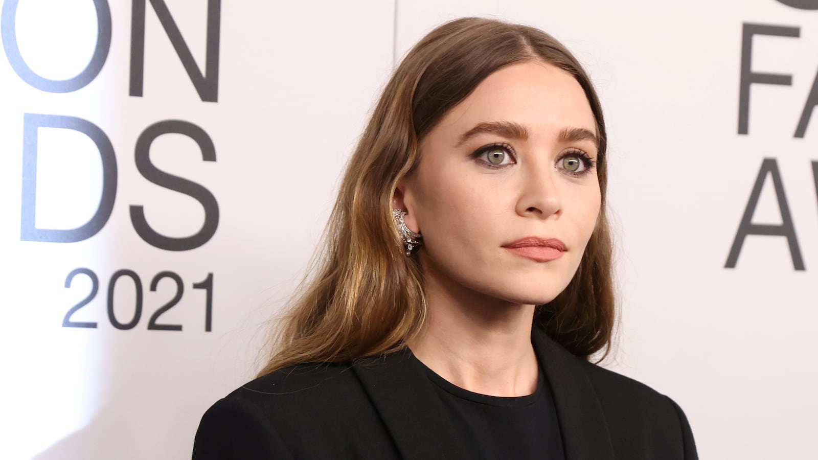 Actor Ashley Olsen poses on the red carpet.