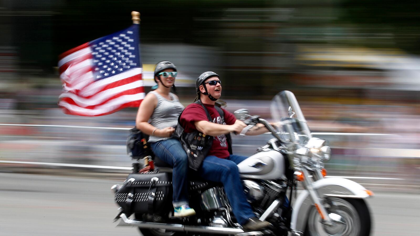 articles/2015/05/25/no-class-warfare-this-memorial-day/150524-huntsman-thunder-tease_sql5ci