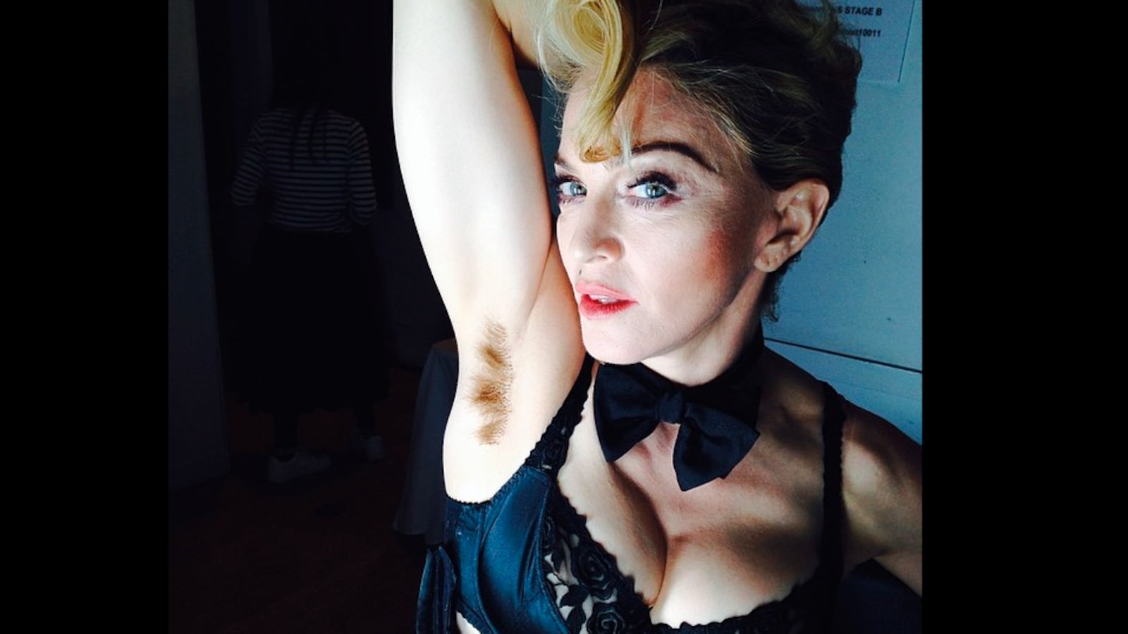 articles/2014/03/21/madonna-took-a-selfie-of-her-hairy-armpit-so-what/140321-madonna-armpithair_hoo0jp