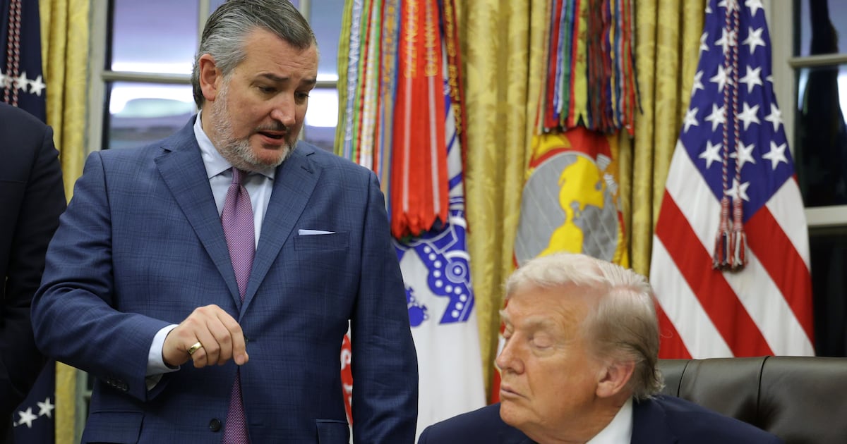 Hochrangiger Republikaner schleimt sich bei Trump wegen demütigendem ...