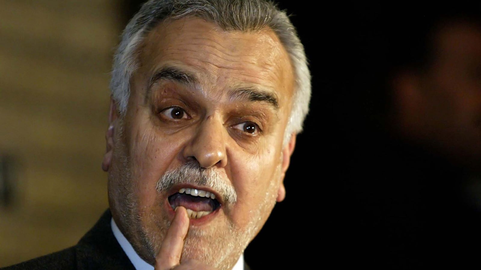 cheats/2011/12/20/sunni-chief-denies-ordering-officials-killed/iraq-tariq-al-hashimi-denies-assassinations-cheat_m1nska