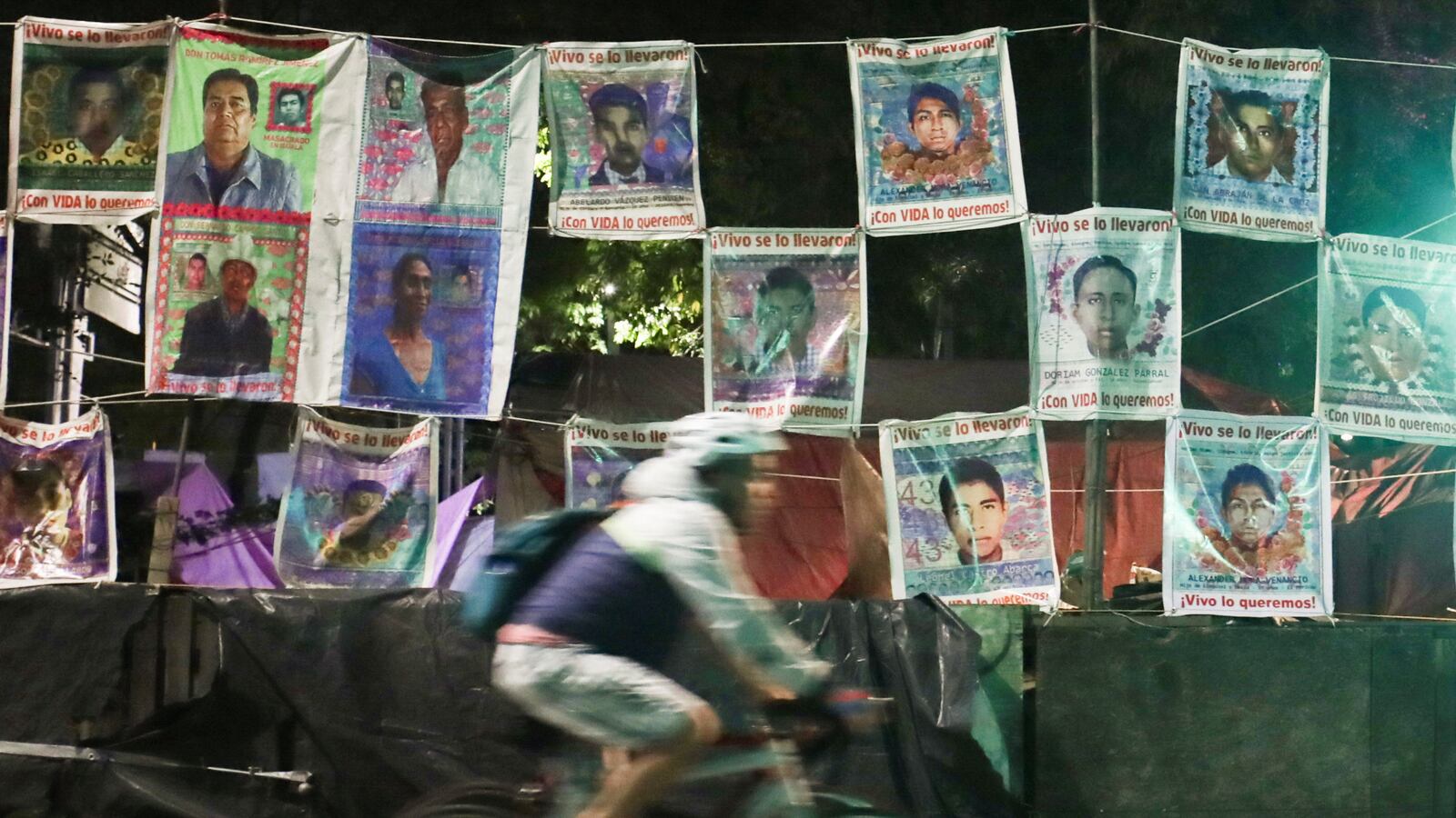 2022-08-20T044215Z_1389288939_RC220W90ILKK_RTRMADP_3_MEXICO-CRIME_v2kinw