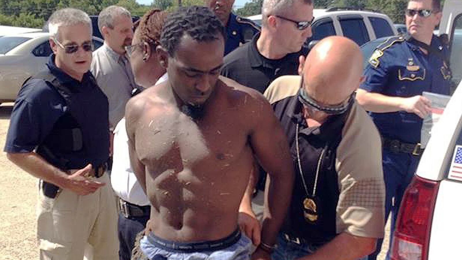 articles/2015/08/07/cold-eyed-shreveport-cop-killer-suspect-shot-me-fi-rst/150806-daly-shreveport-tease_kiax8h