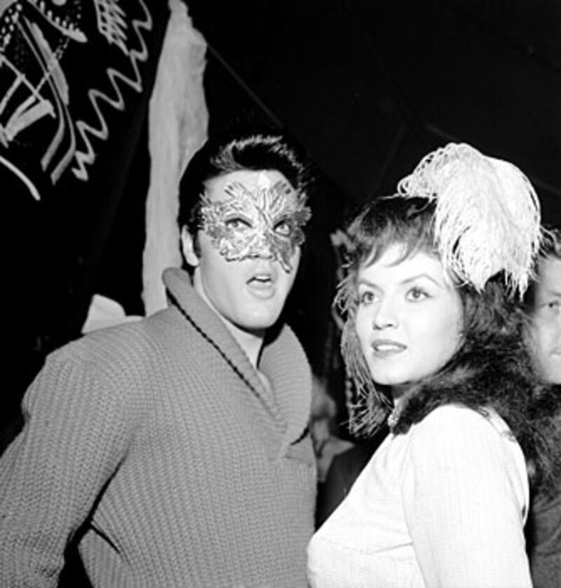 galleries/2008/10/30/celebrity-halloween/halloween-2_vygwri
