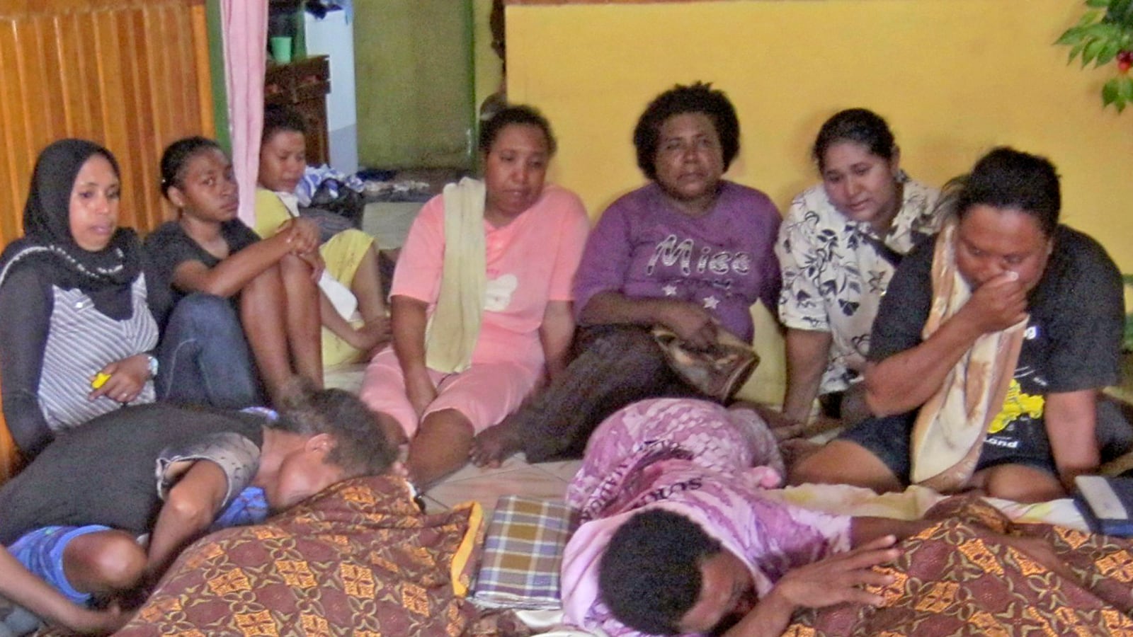 cheats/2013/07/15/indonesia-stampede-kills-18/130715-indonesia-stampede-cheat_bixltf