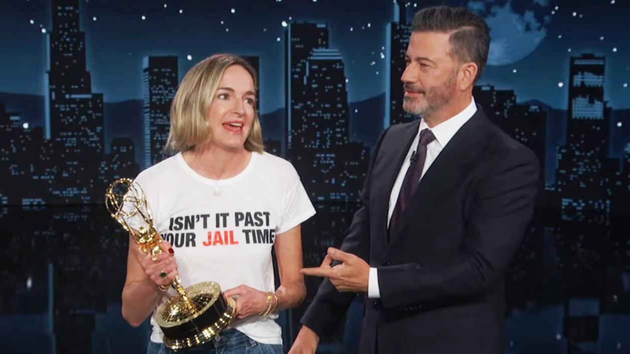 Jimmy Kimmel đưa vợ ra để đáp trả những lời lăng mạ của Trump tại cuộc vận động tranh cử