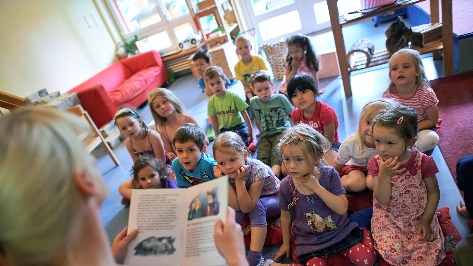 cheats/2013/07/16/study-children-s-books-reinforce-stereotypes/130716-cheat-children-books_gkwuwk