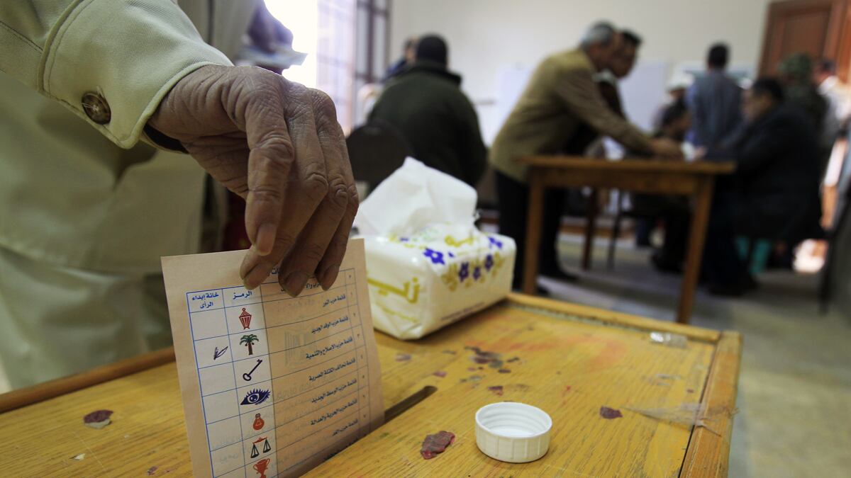 cheats/2011/12/14/egyptians-start-second-round-of-voting/egypt-election-voting-starts-cs_pia3rr