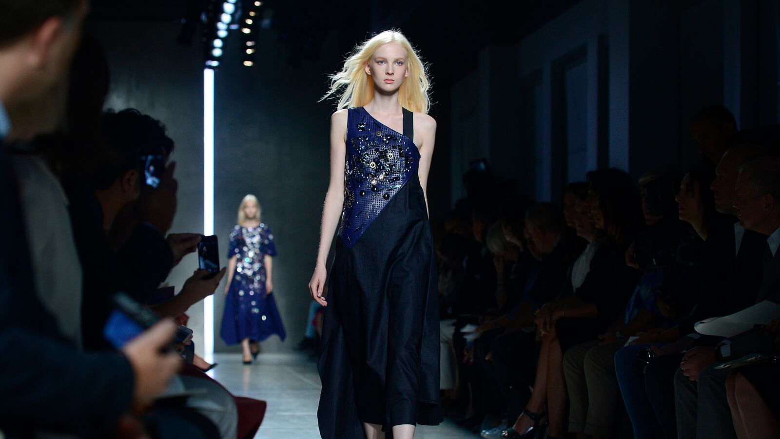 articles/2013/09/21/bottega-veneta-spring-summer-2014-palazzo-fashion/130921-bottega-tease_leatju